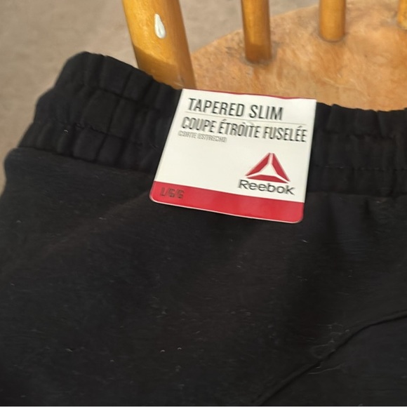 Reebok - Picture 2 of 3